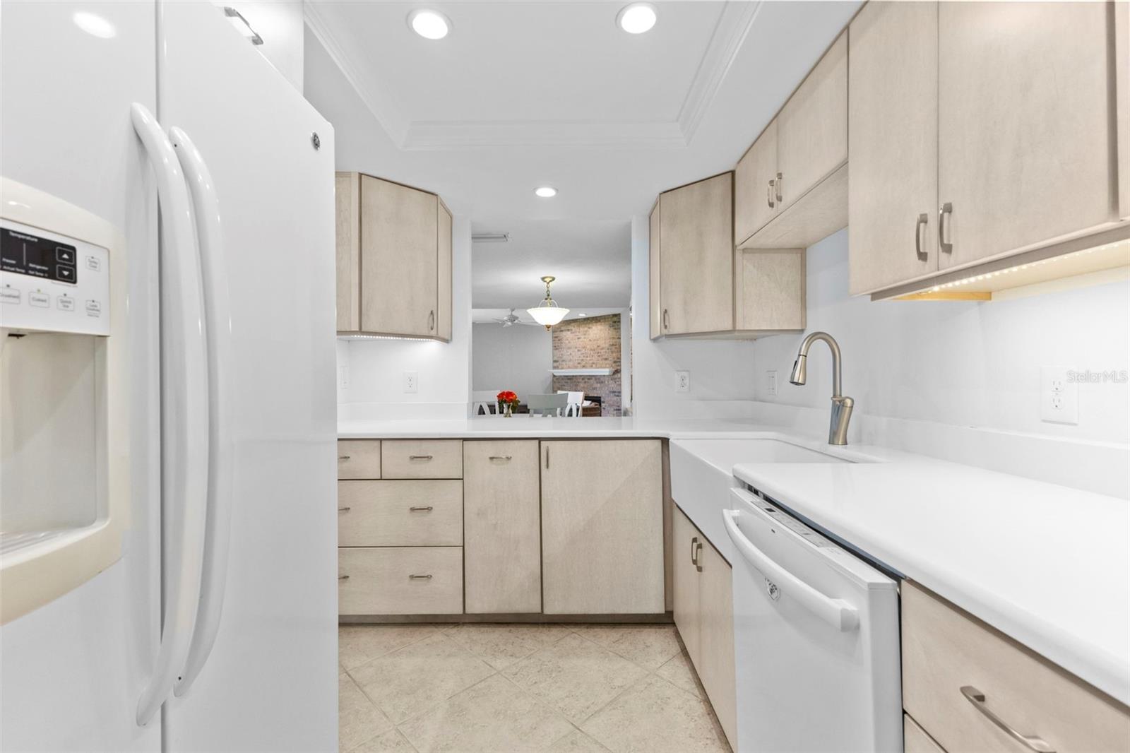 GROVEWOOD 3010 CONDO - Residential Lease