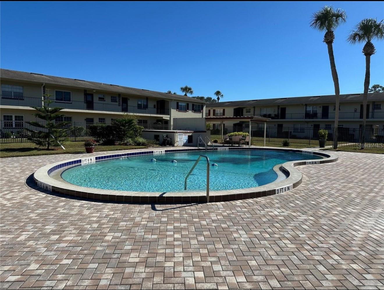 FULLY RENOVATED CONDO READY TO MAKE YOUR HOME !!