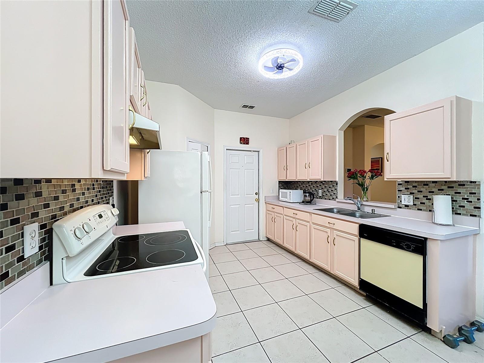 CRYSTAL COVE - Residential