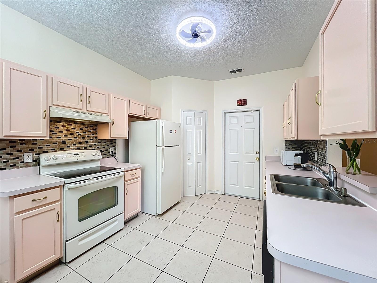 CRYSTAL COVE - Residential