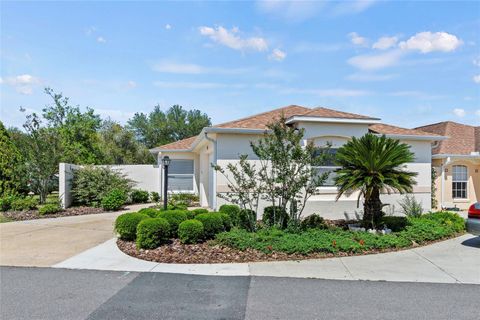 A home in LADY LAKE