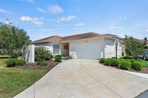 A home in LADY LAKE