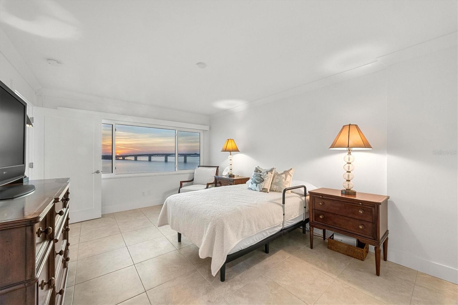 BAY POINT APTS - Residential