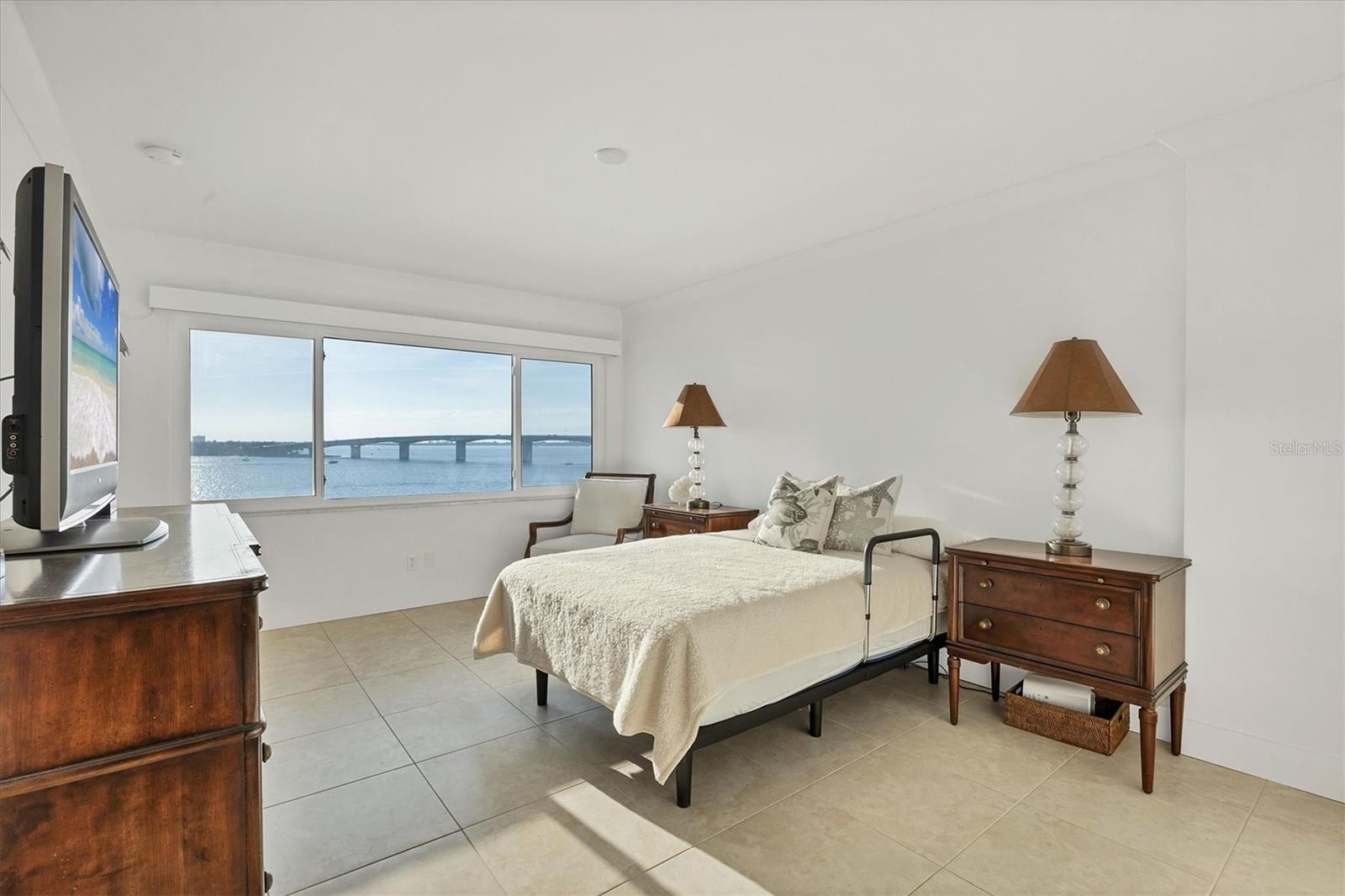 BAY POINT APTS - Residential