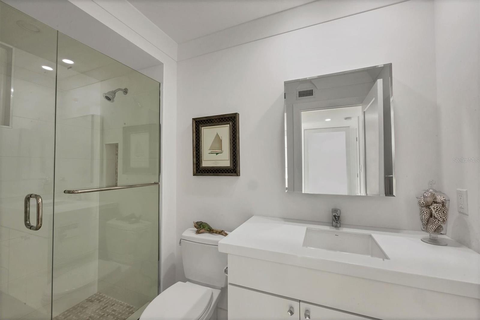 BAY POINT APTS - Residential