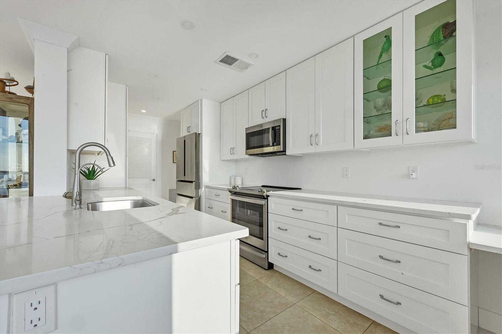 BAY POINT APTS - Residential