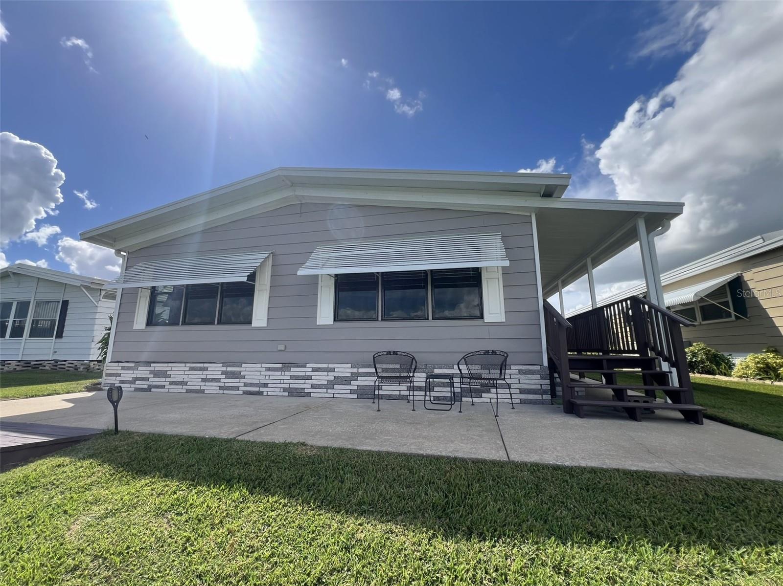 FLORAL LAKES - Residential