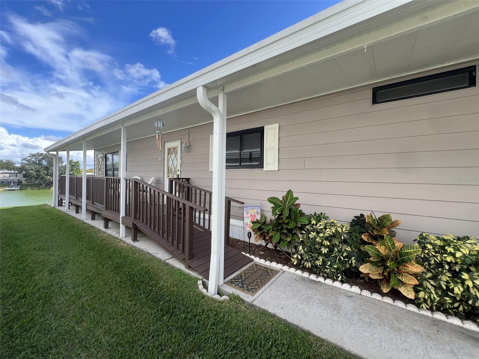 FLORAL LAKES - Residential