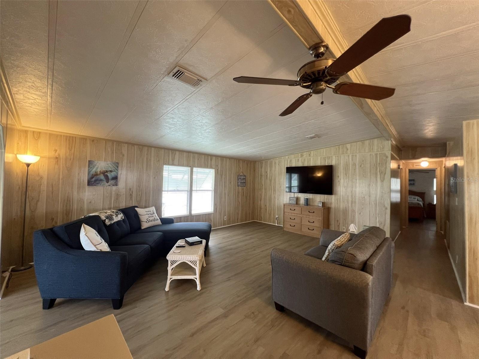 FLORAL LAKES - Residential