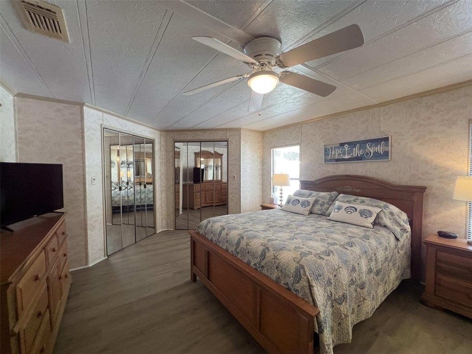 FLORAL LAKES - Residential