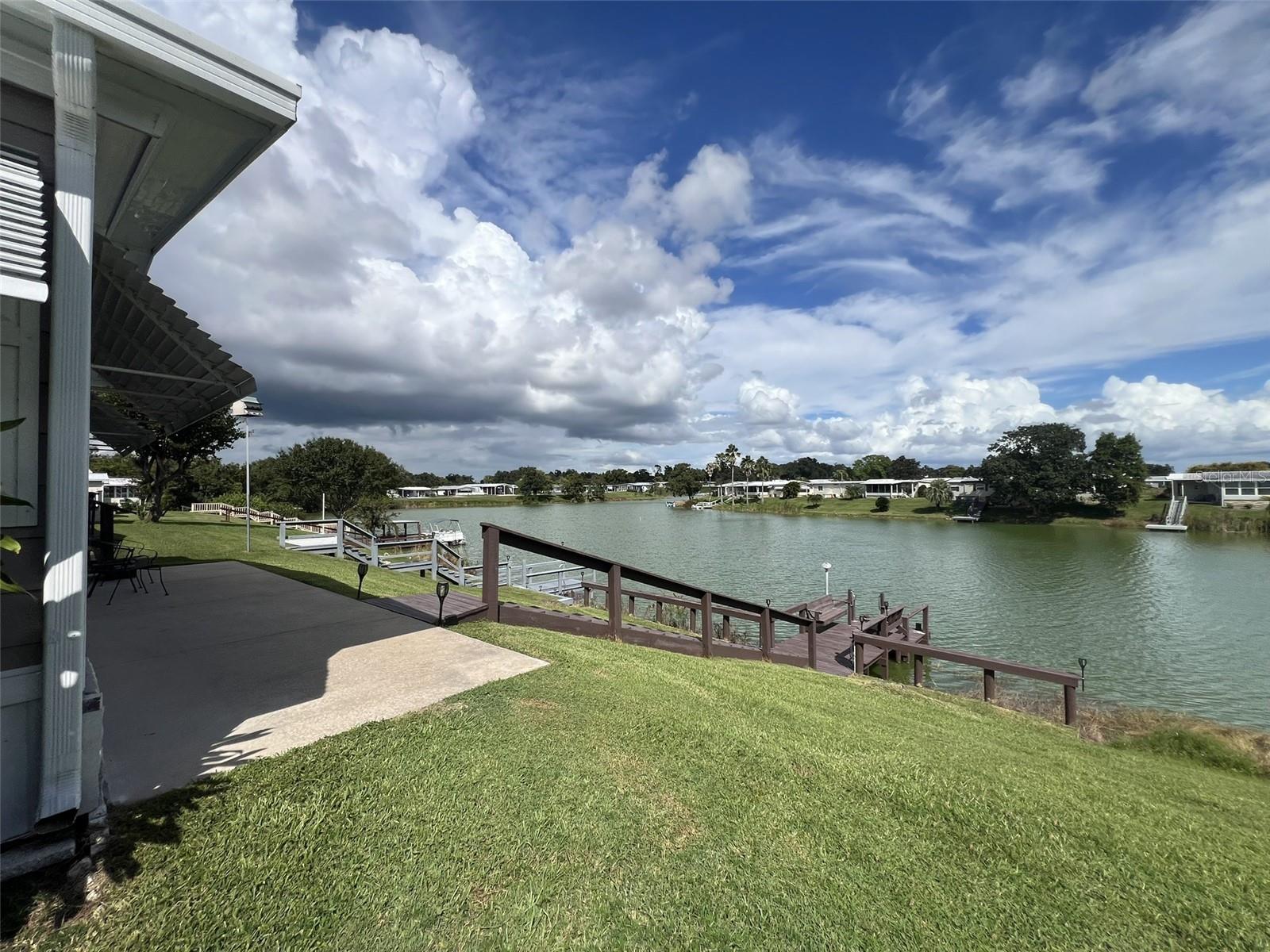 FLORAL LAKES - Residential