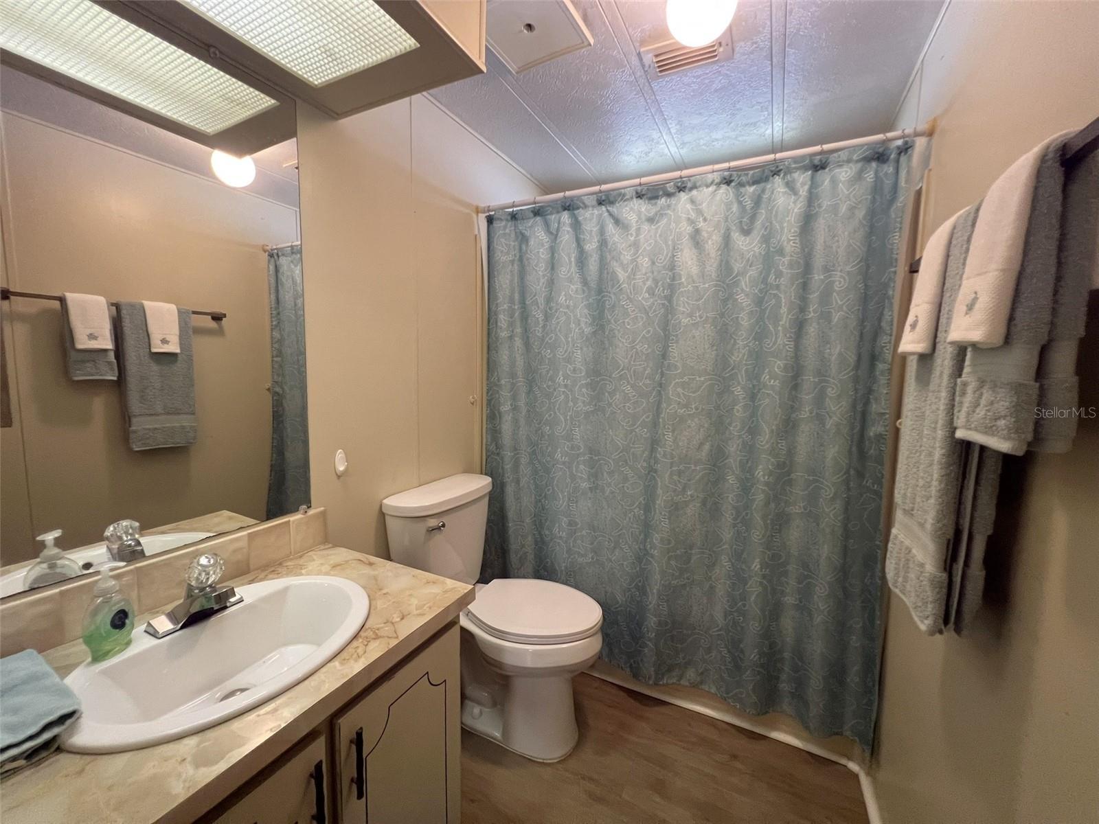 FLORAL LAKES - Residential
