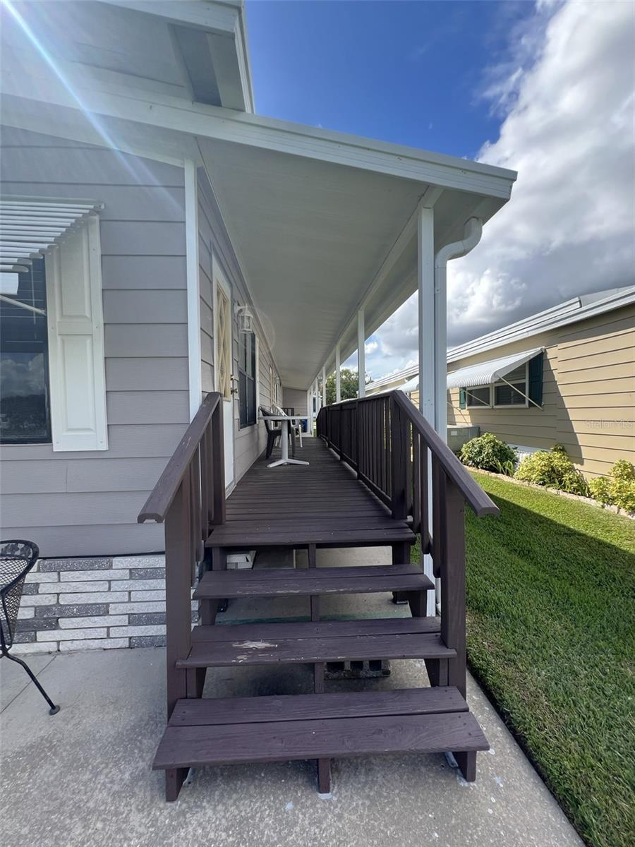 FLORAL LAKES - Residential