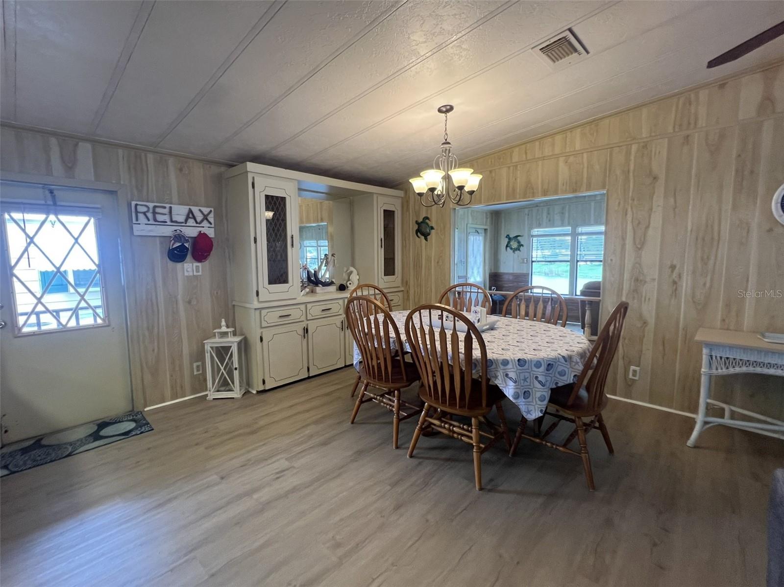 FLORAL LAKES - Residential