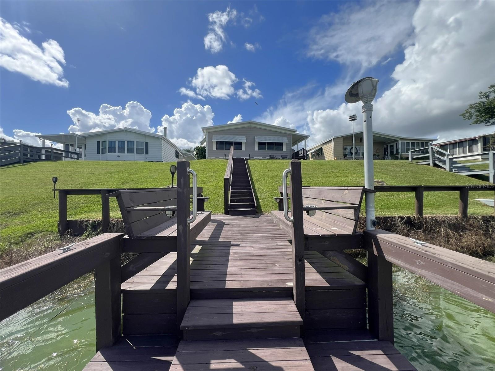 FLORAL LAKES - Residential