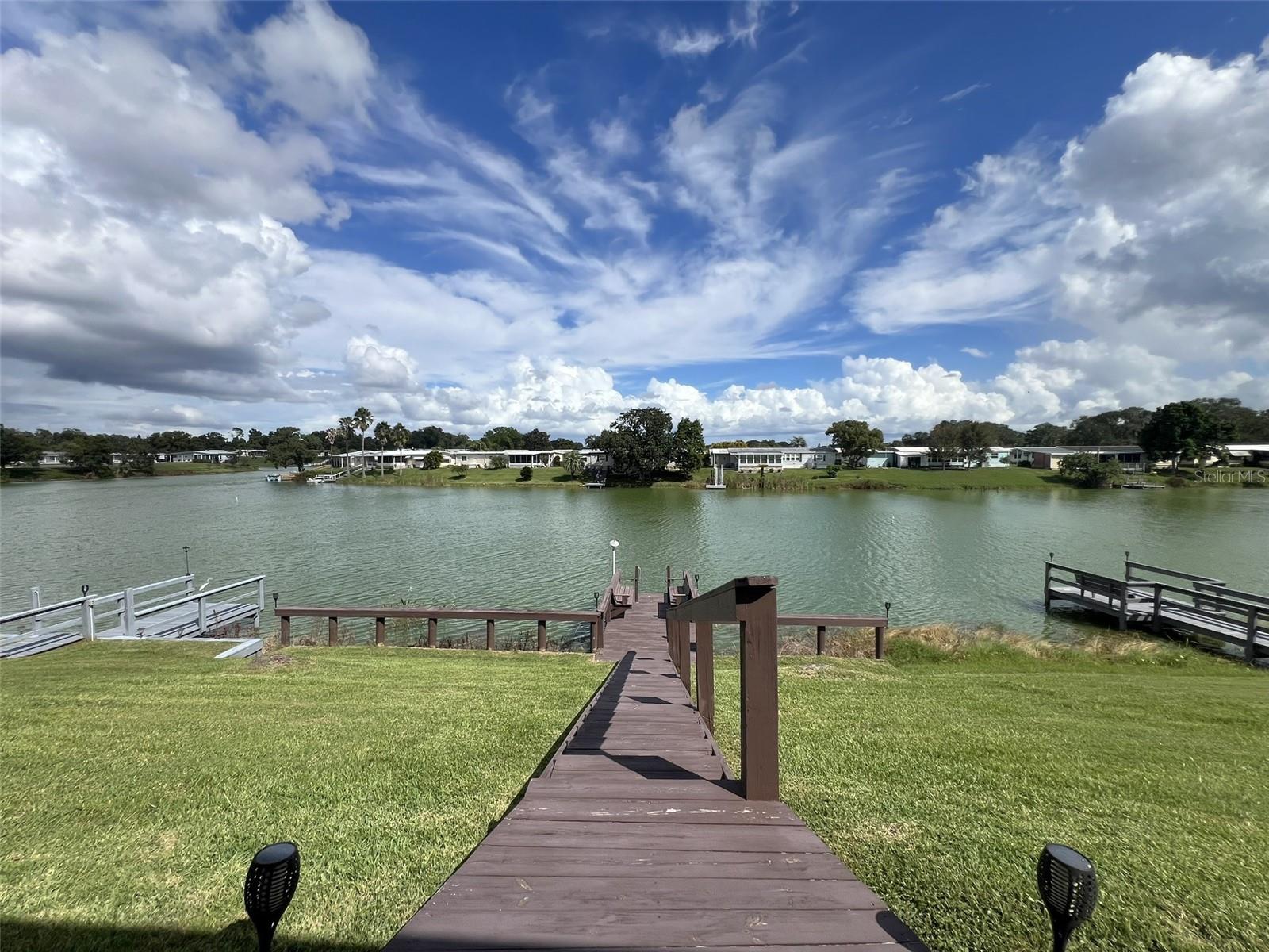 FLORAL LAKES - Residential