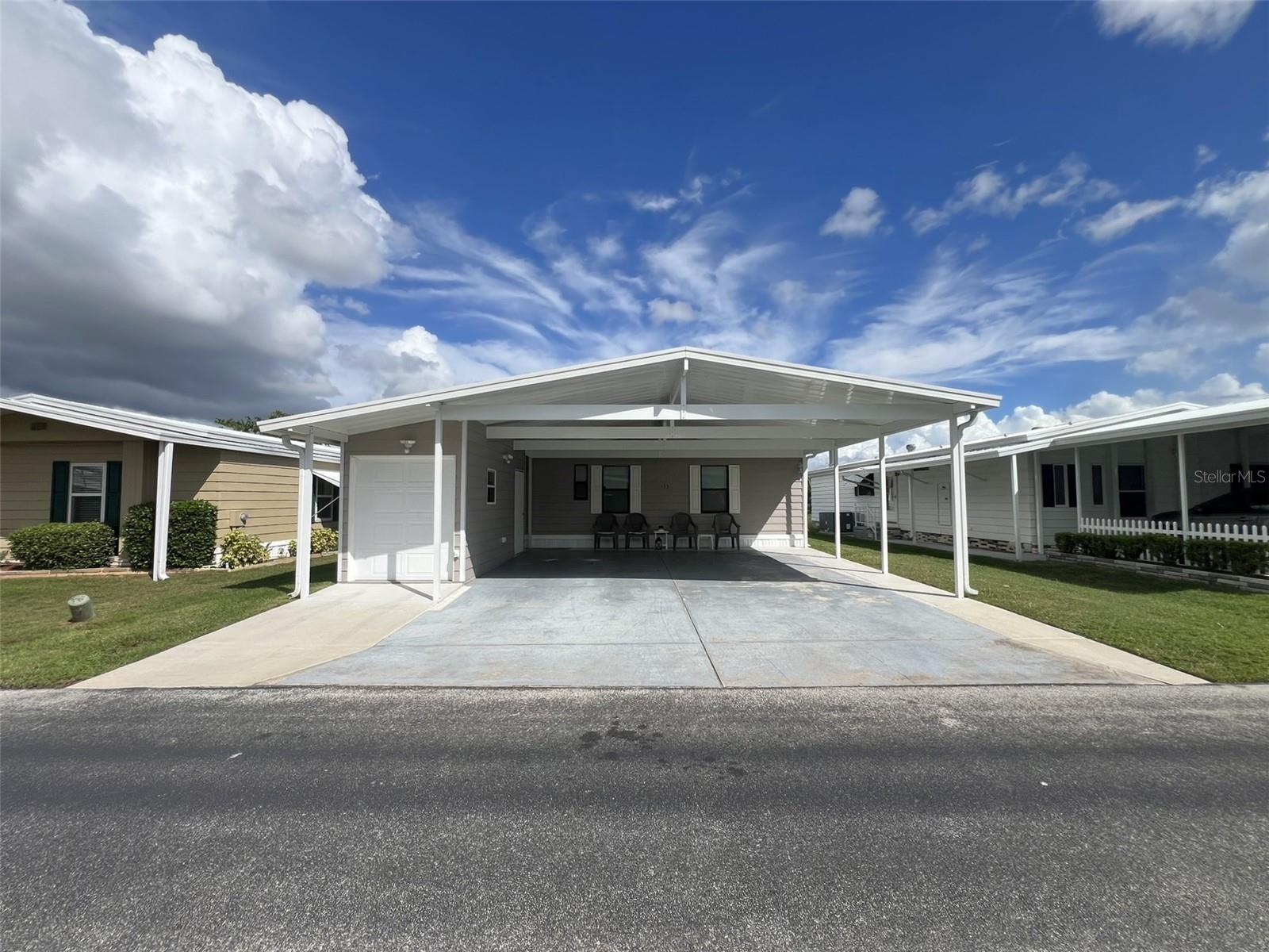 FLORAL LAKES - Residential