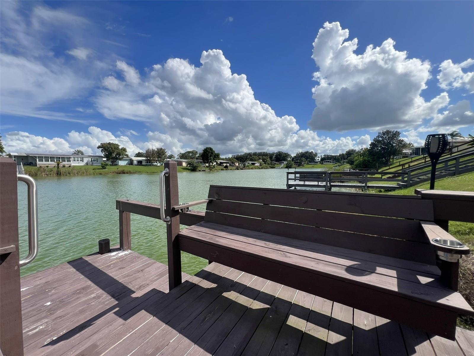 FLORAL LAKES - Residential
