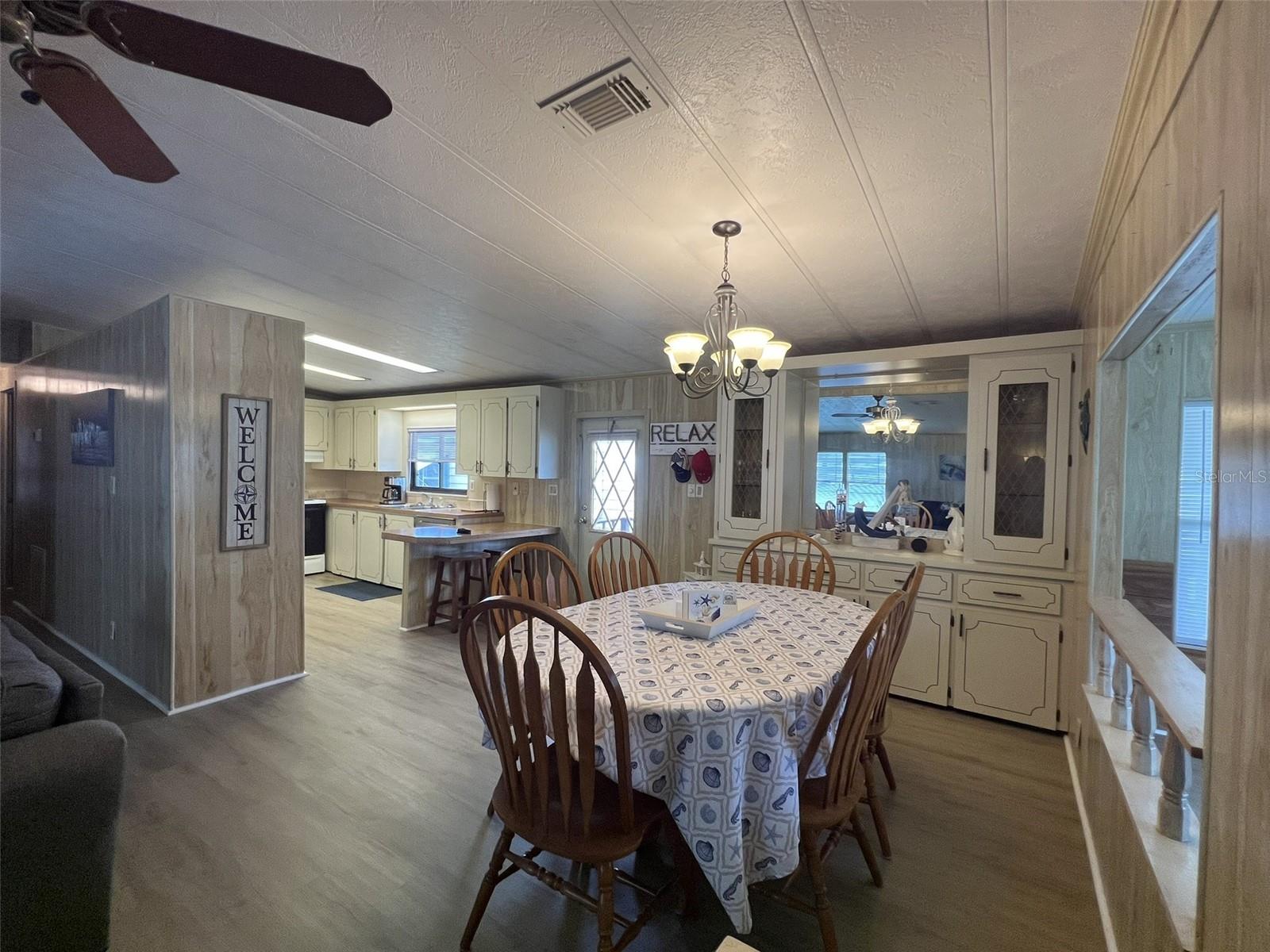 FLORAL LAKES - Residential