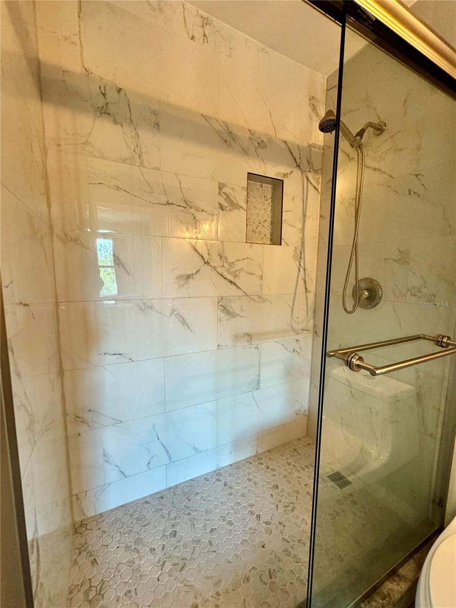 VINTAGE GRAND - Residential