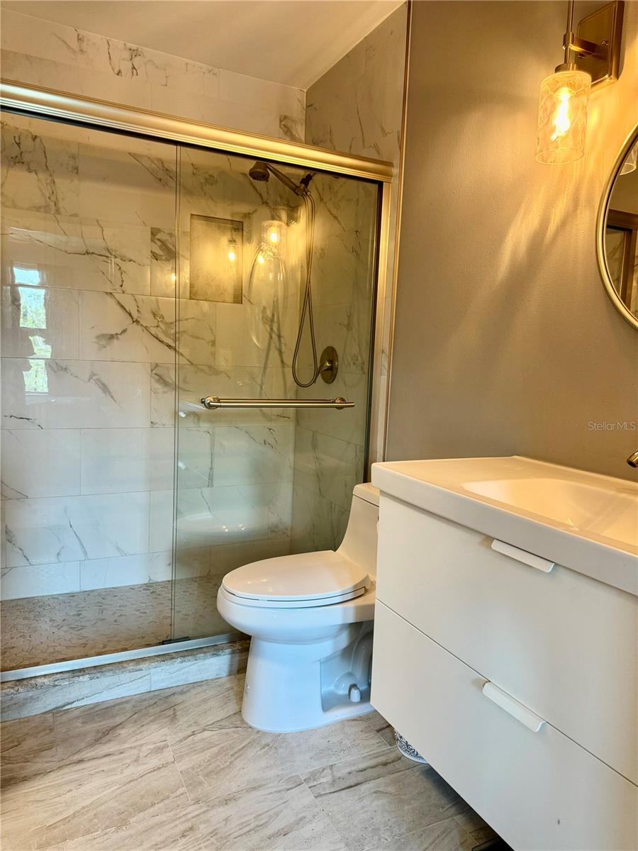 VINTAGE GRAND - Residential