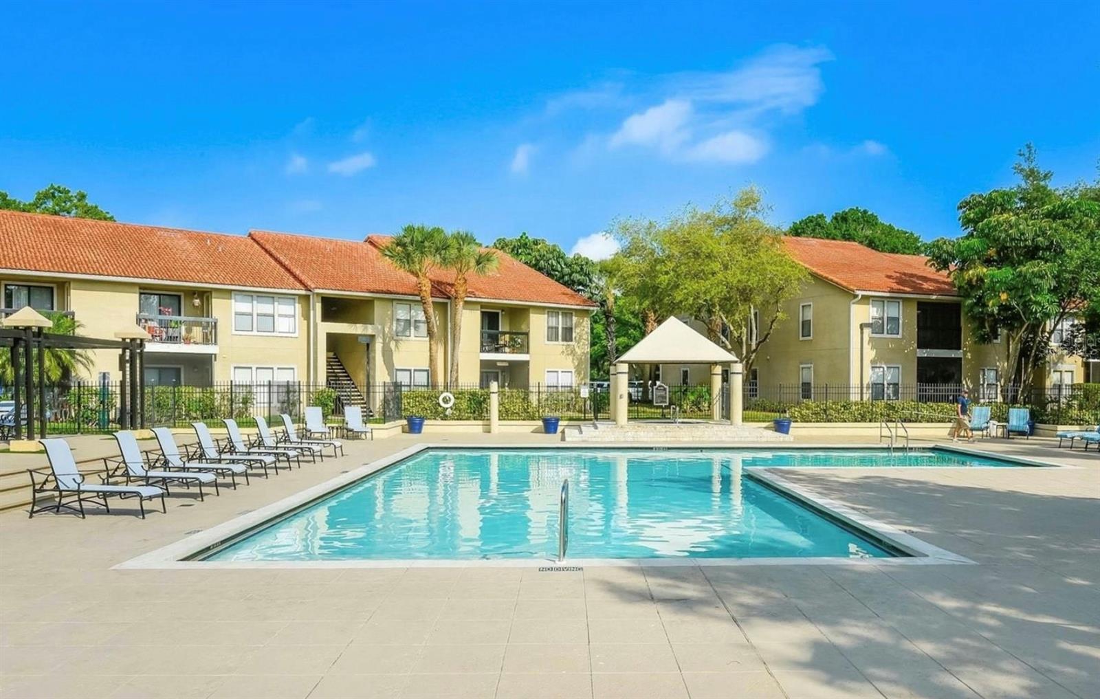 VINTAGE GRAND - Residential