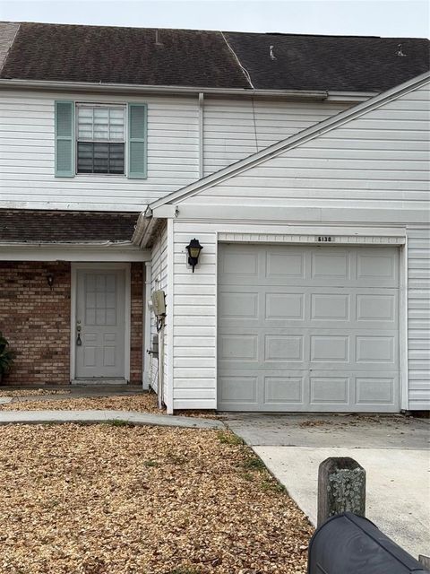 Photo of 6130 Oak Cluster Circle, Tampa, FL 33634 (MLS # TB8481537)