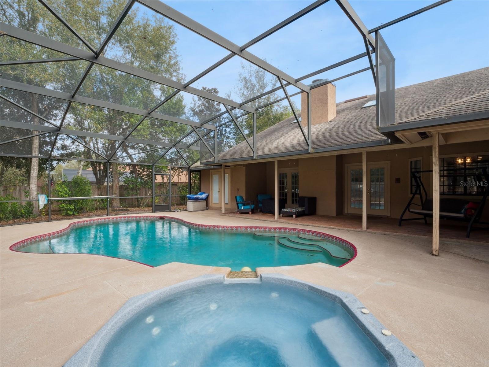 TURNBURY WOODS - Residential