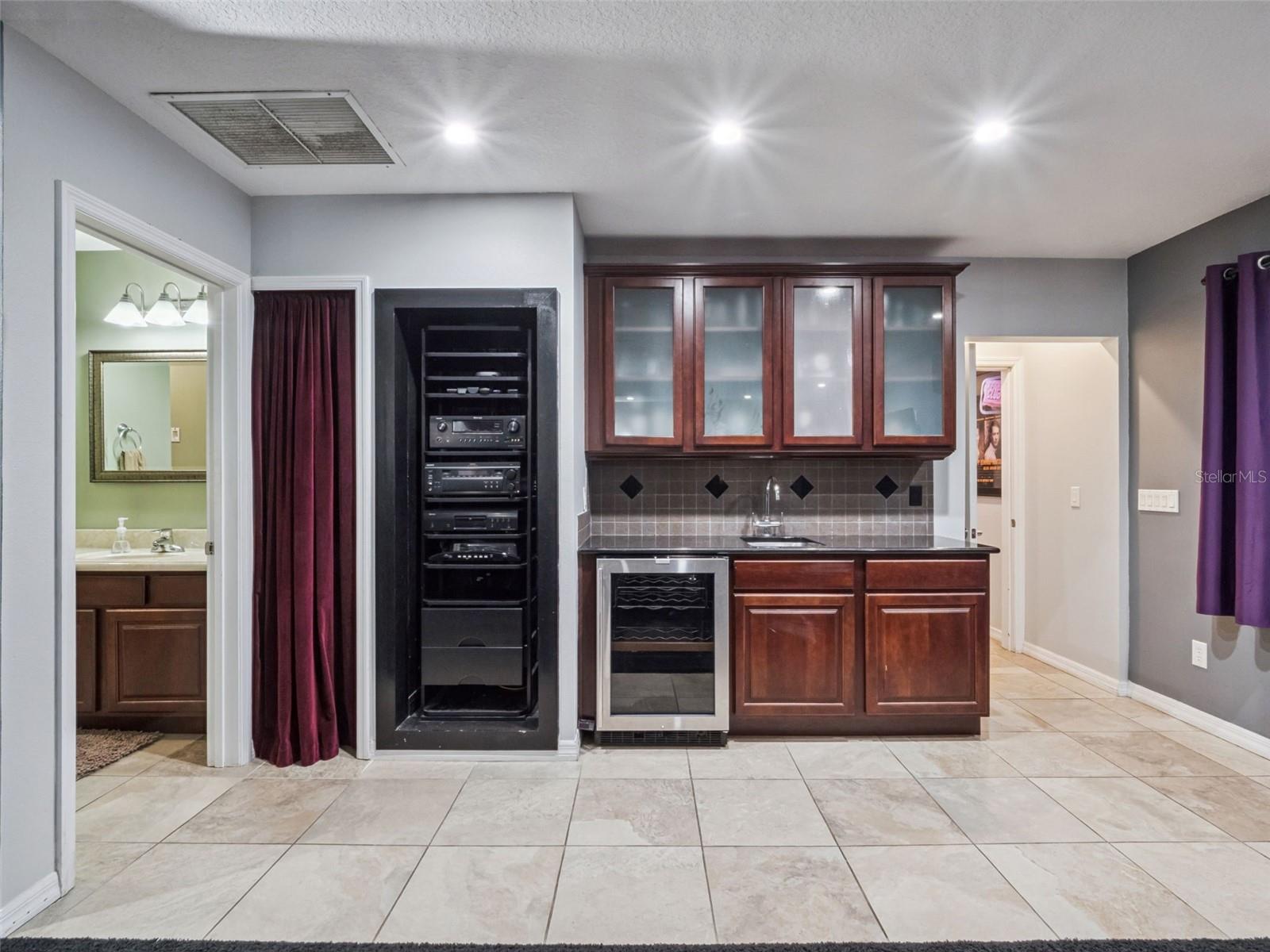 TURNBURY WOODS - Residential