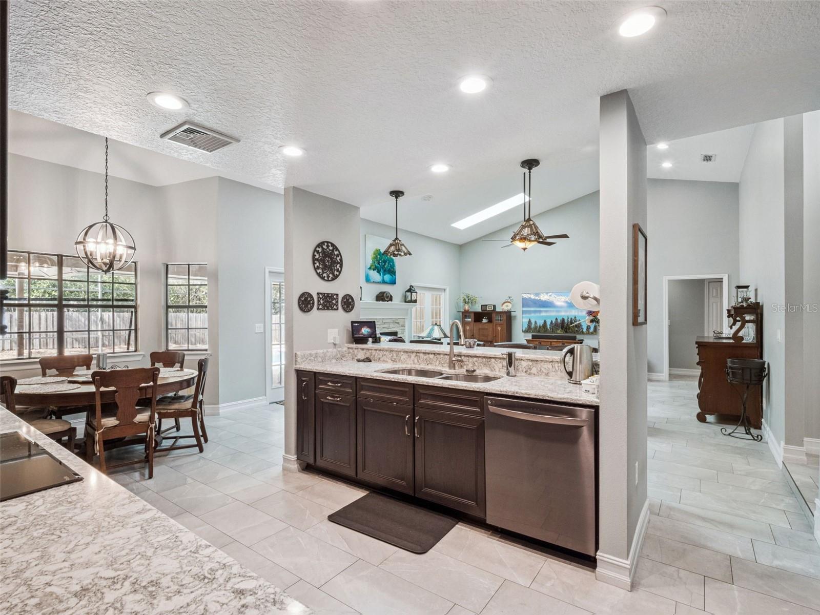 TURNBURY WOODS - Residential