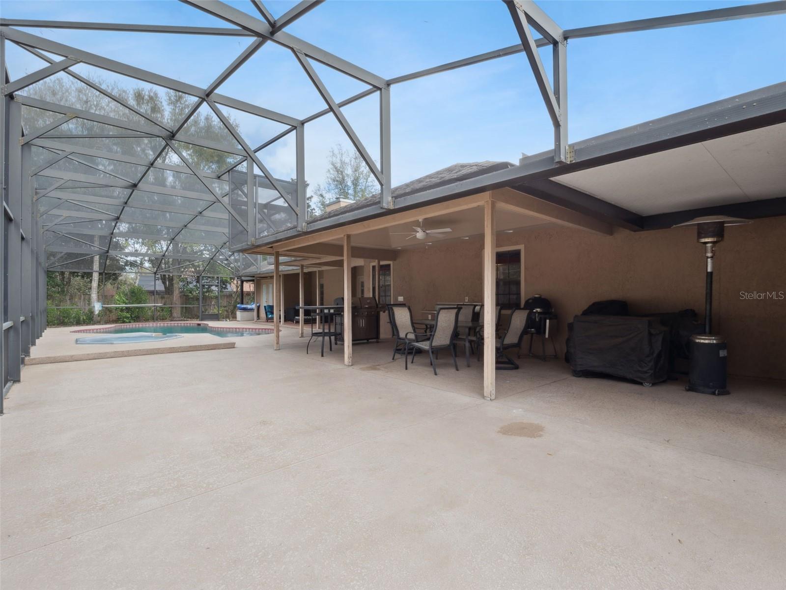 TURNBURY WOODS - Residential