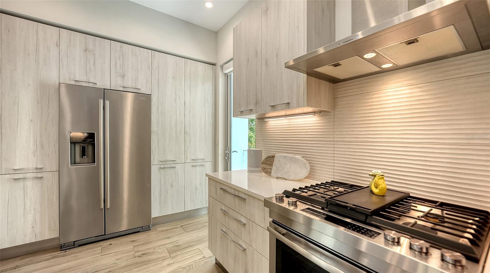 TOWNHOMES OF ORANGE CLUB - Residential