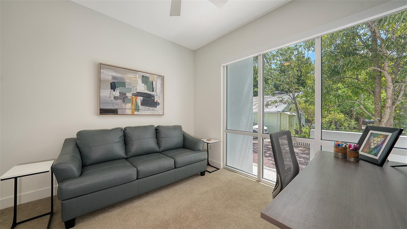 TOWNHOMES OF ORANGE CLUB - Residential