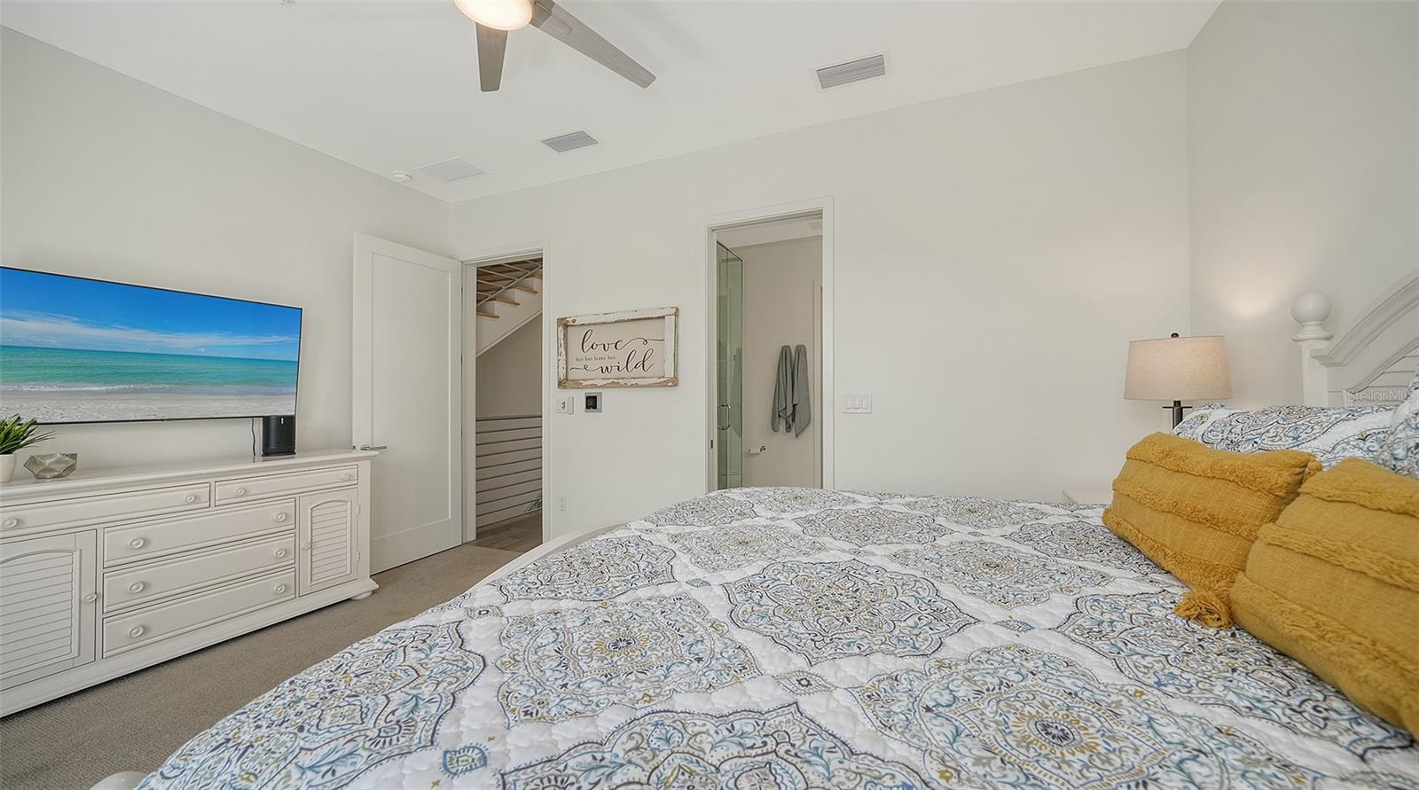 TOWNHOMES OF ORANGE CLUB - Residential