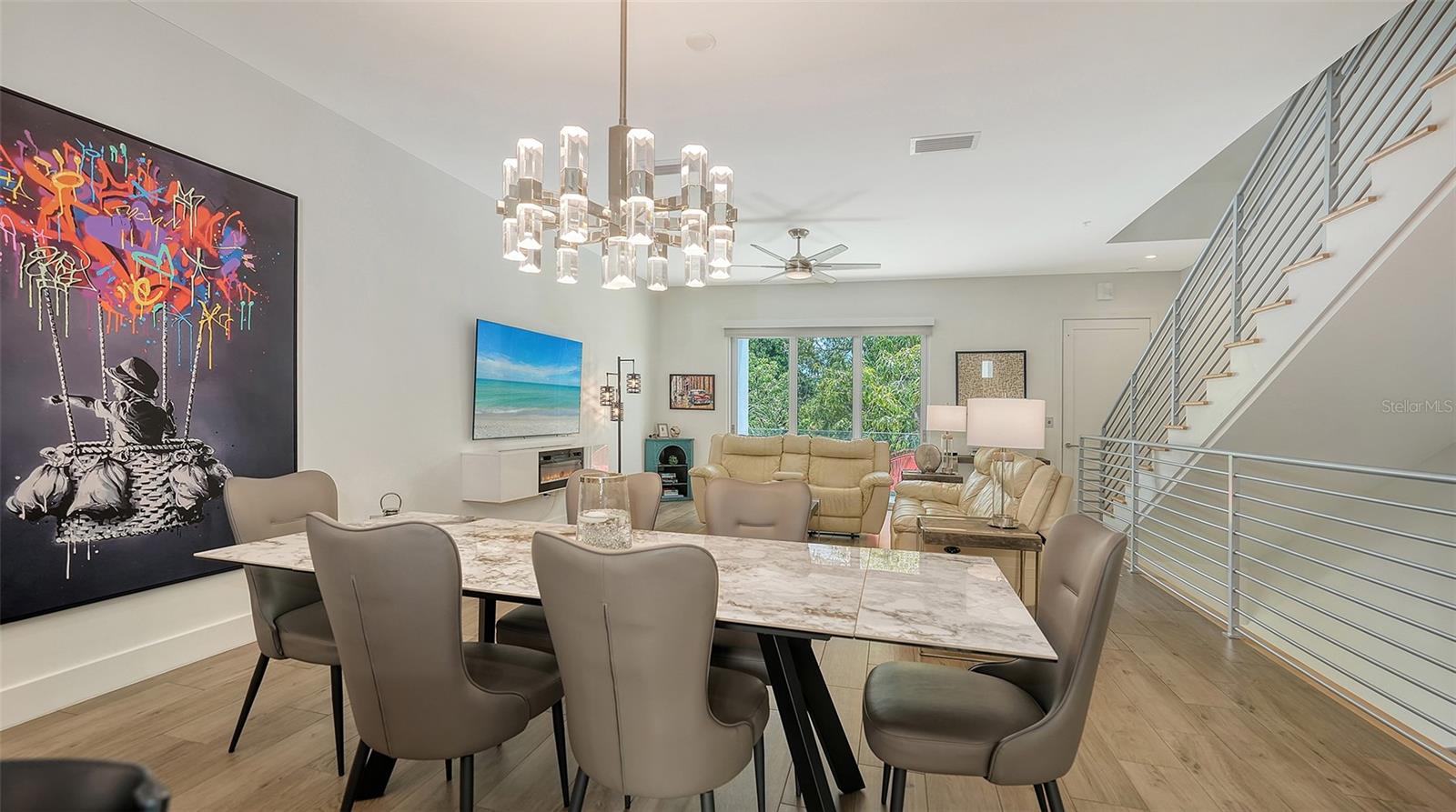 TOWNHOMES OF ORANGE CLUB - Residential