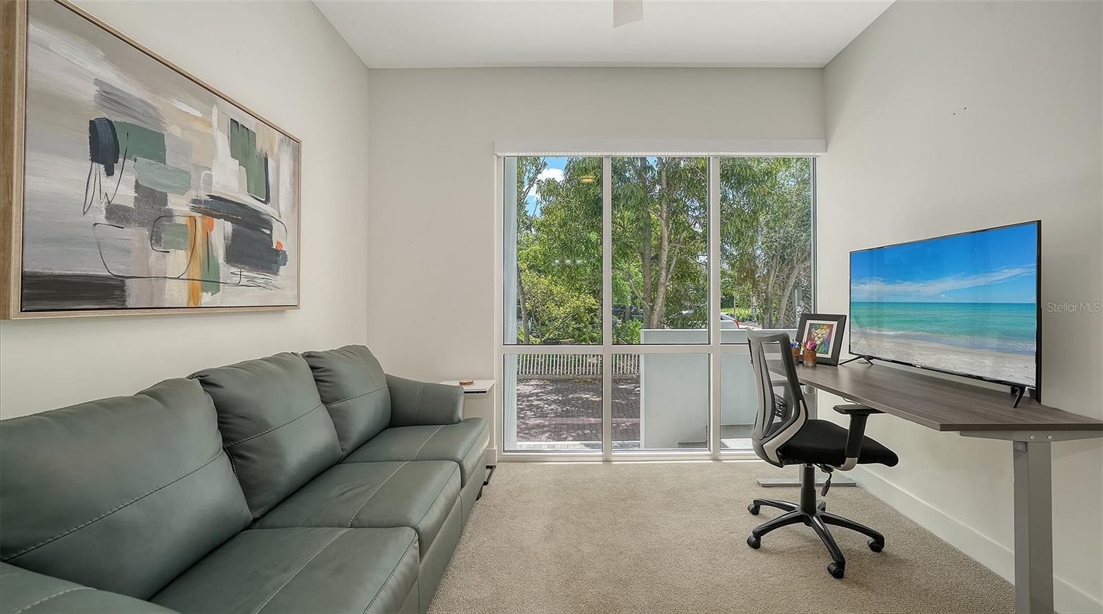 TOWNHOMES OF ORANGE CLUB - Residential