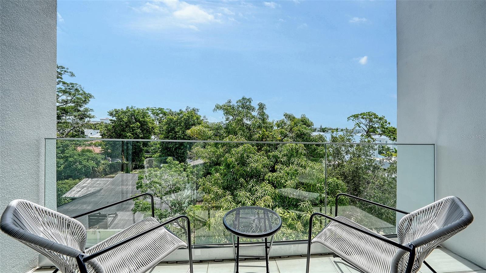 TOWNHOMES OF ORANGE CLUB - Residential