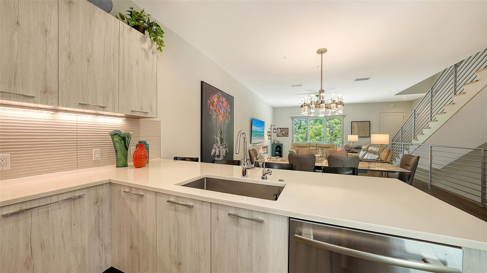 TOWNHOMES OF ORANGE CLUB - Residential