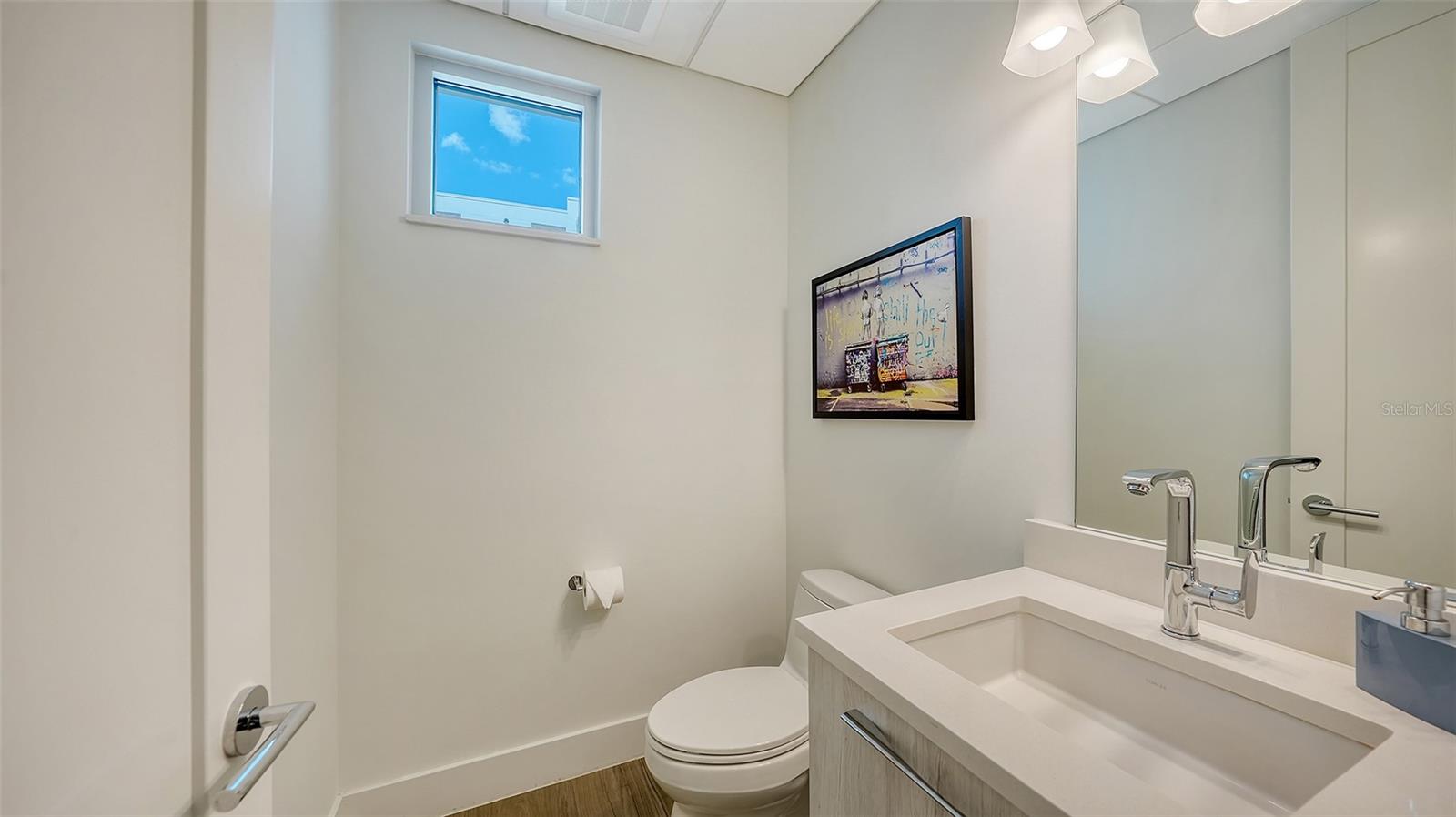 TOWNHOMES OF ORANGE CLUB - Residential