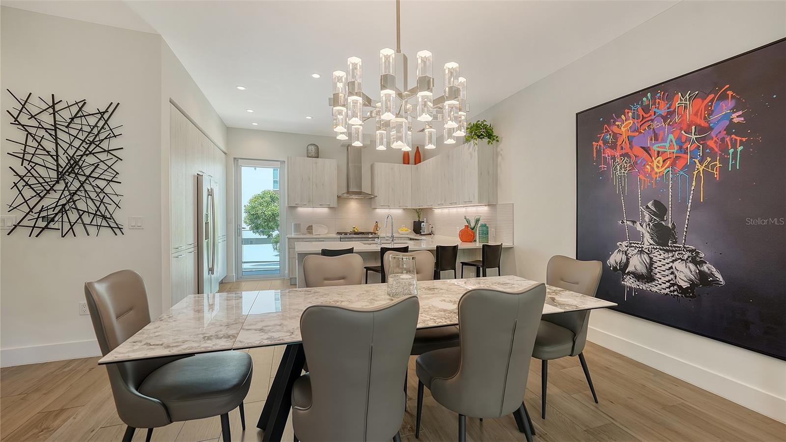 TOWNHOMES OF ORANGE CLUB - Residential