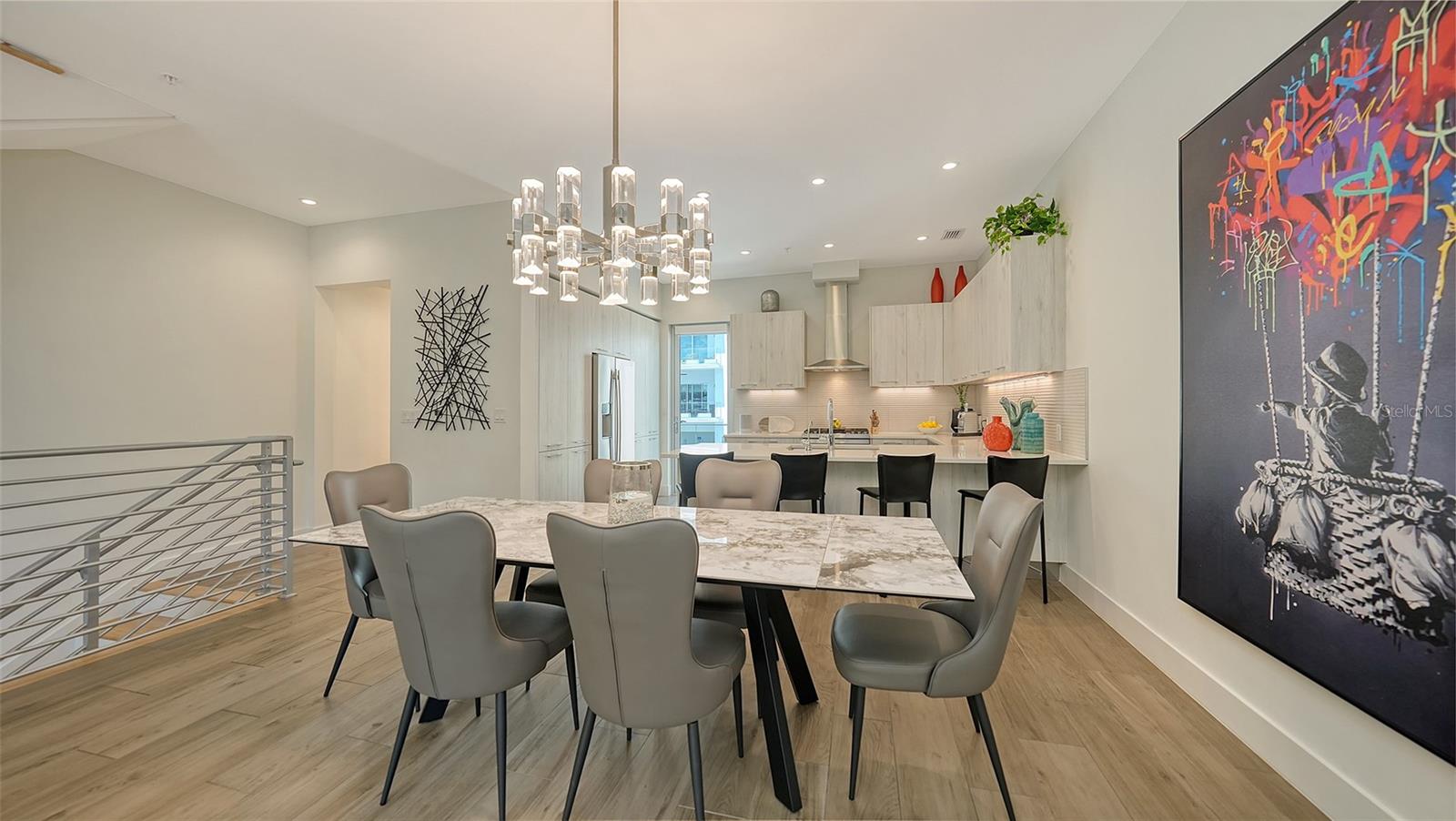 TOWNHOMES OF ORANGE CLUB - Residential