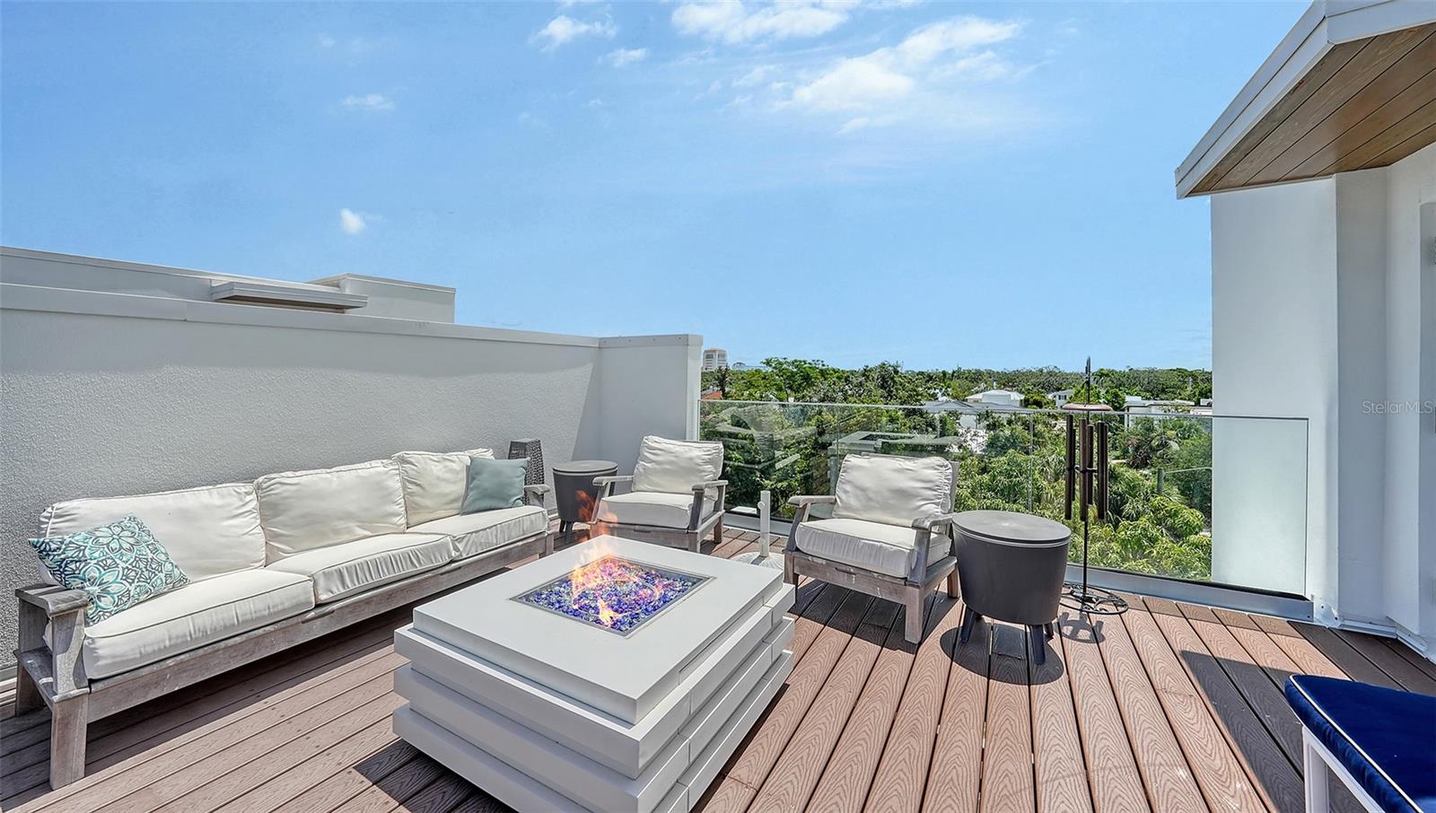 TOWNHOMES OF ORANGE CLUB - Residential