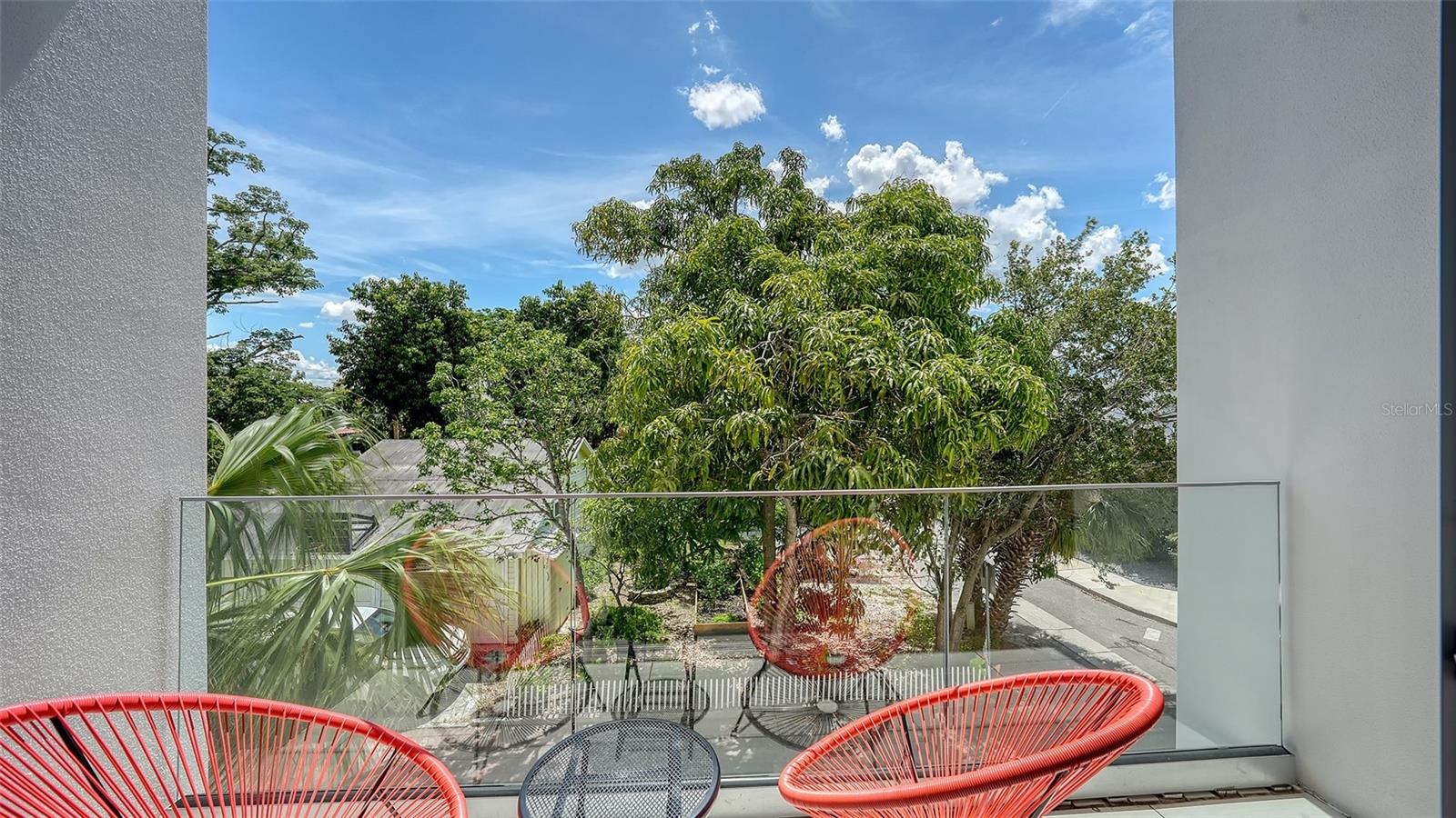 TOWNHOMES OF ORANGE CLUB - Residential