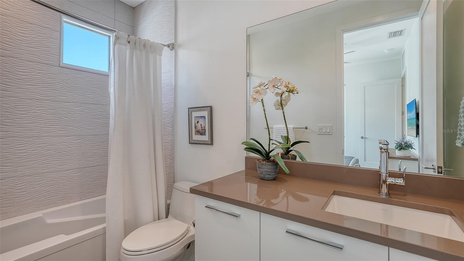 TOWNHOMES OF ORANGE CLUB - Residential