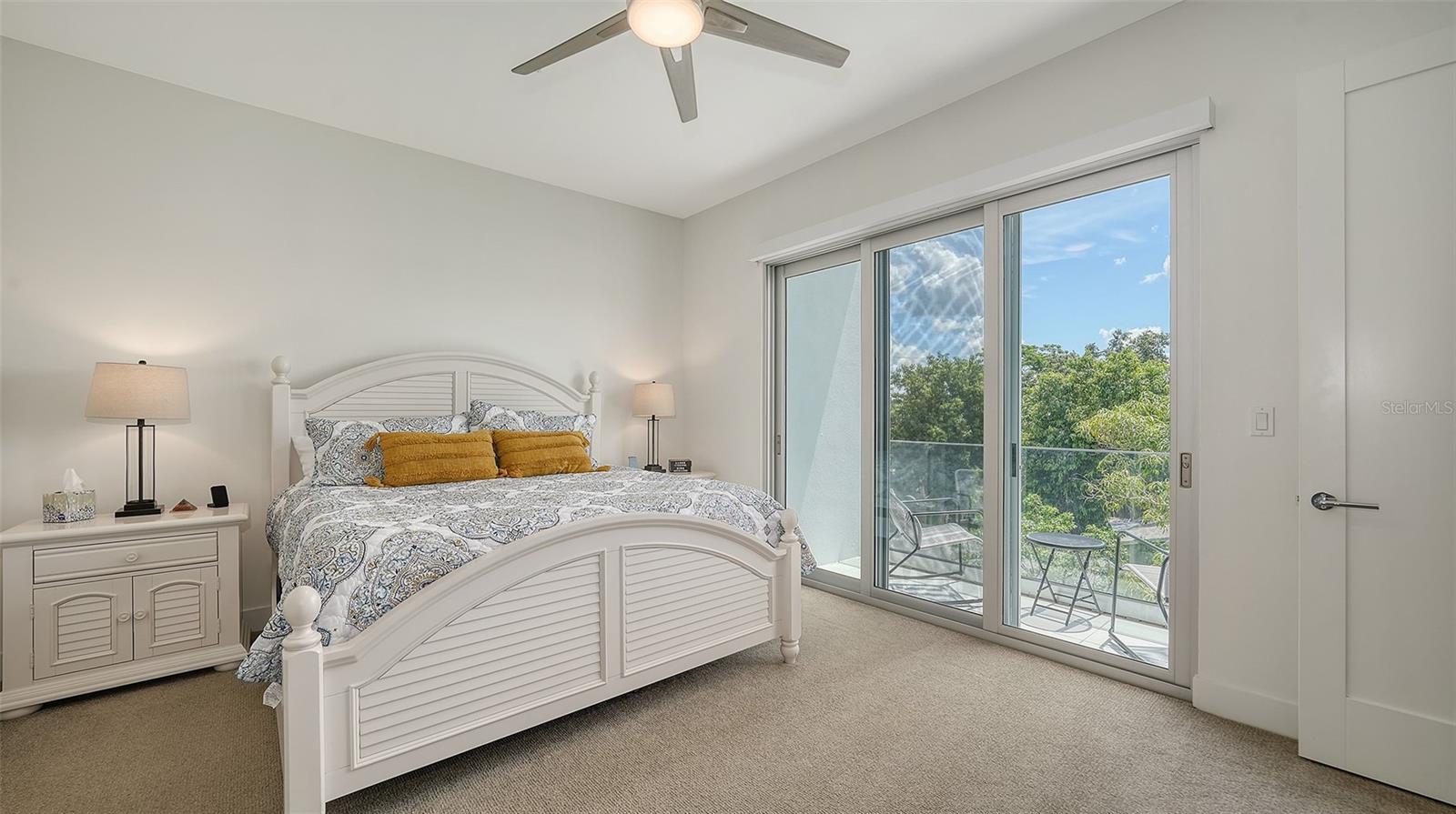 TOWNHOMES OF ORANGE CLUB - Residential