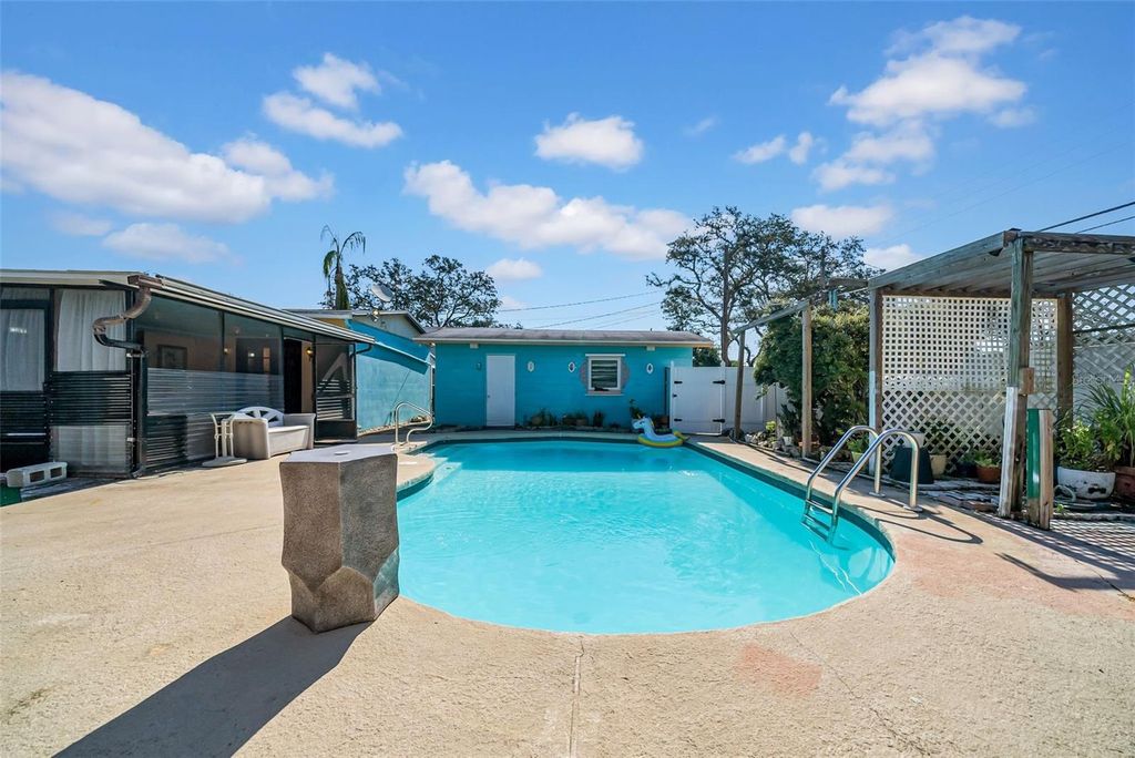 Photo of 4626 29th Avenue N, St Petersburg, FL 33713 (MLS # TB8416498)