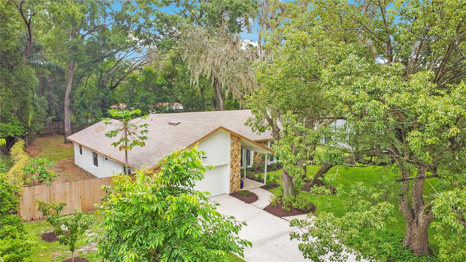 WINDERMERE DOWNS - Residential