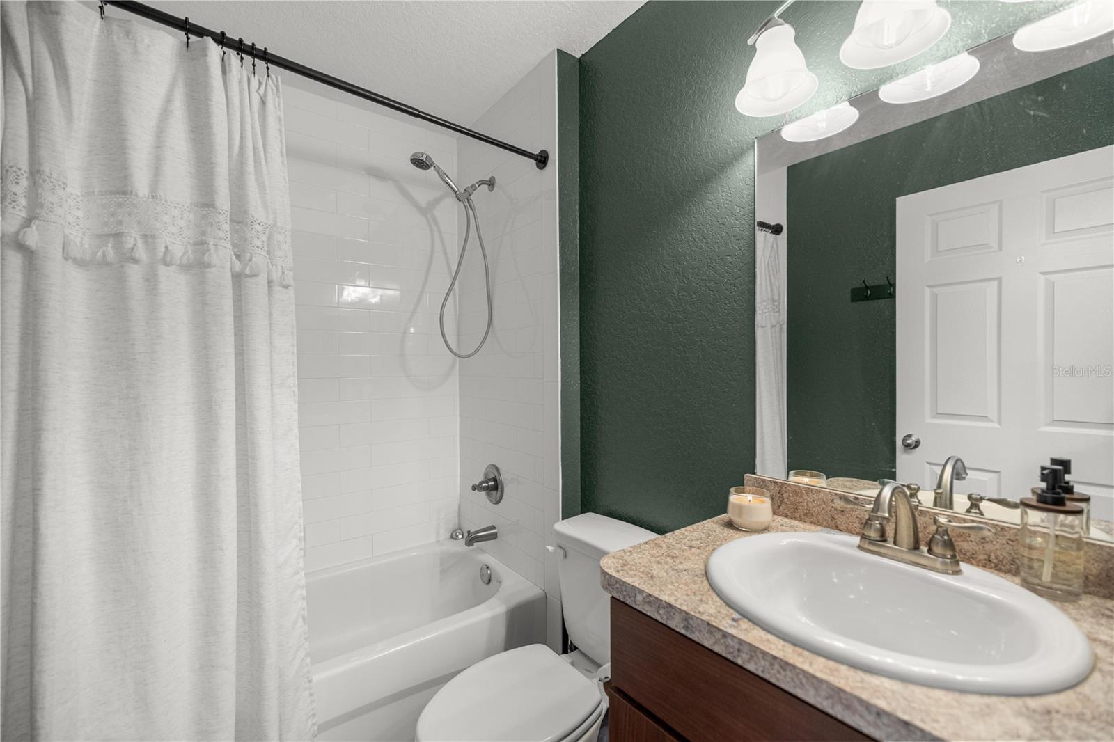 SILVER SPGS SHORES UN 24 - Residential