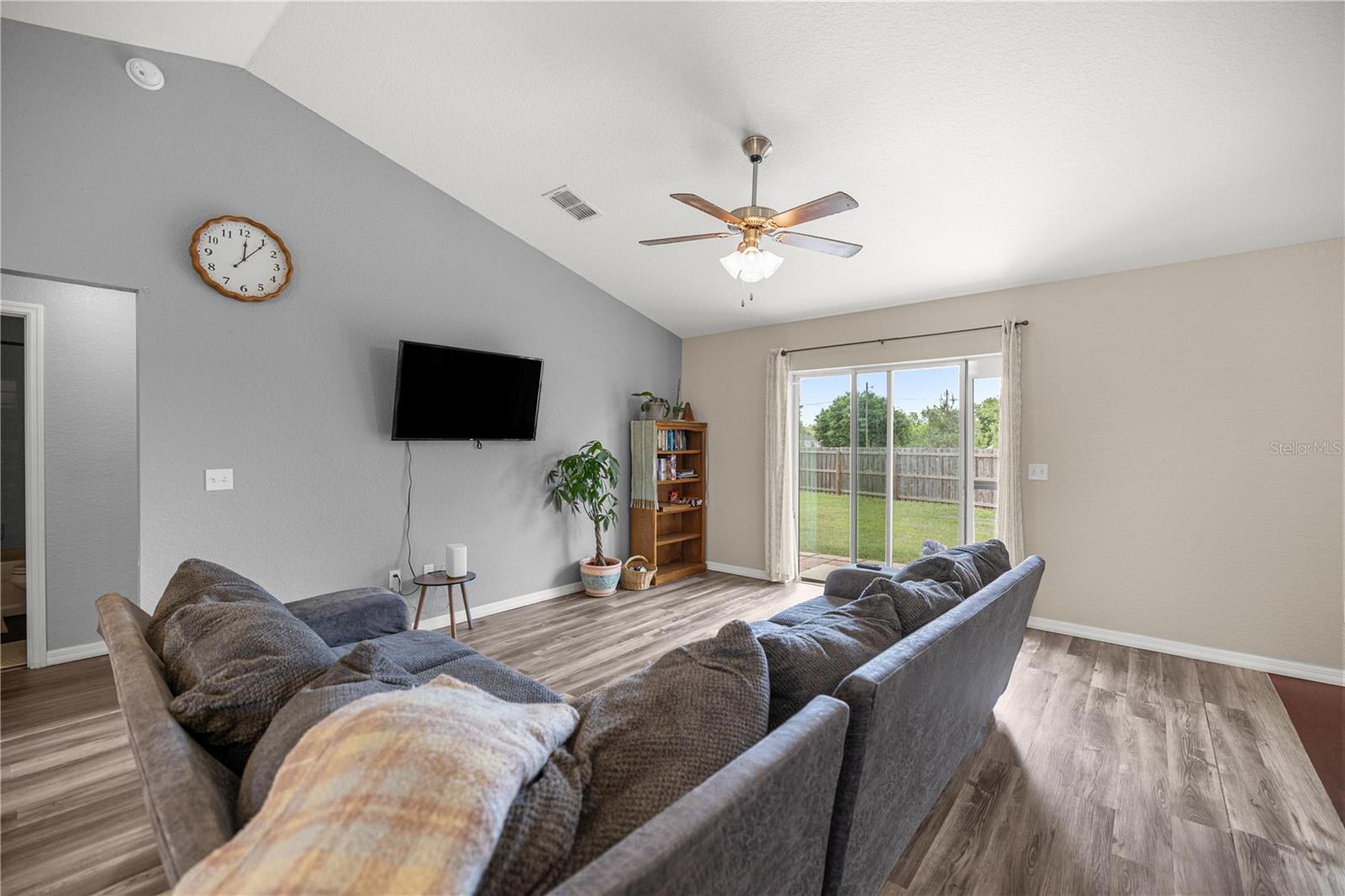 SILVER SPGS SHORES UN 24 - Residential