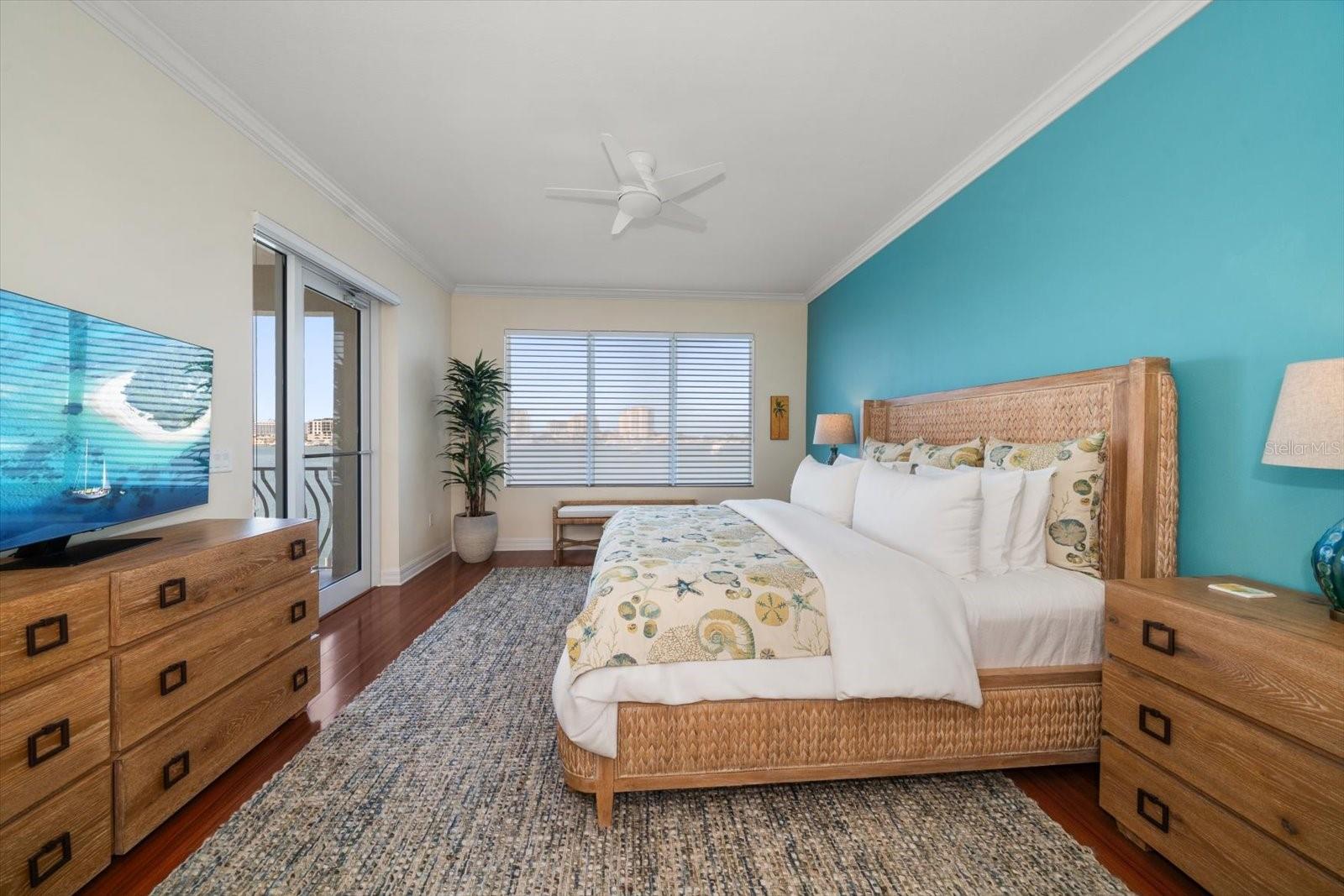 MAJESTIC POINT CONDO - Residential